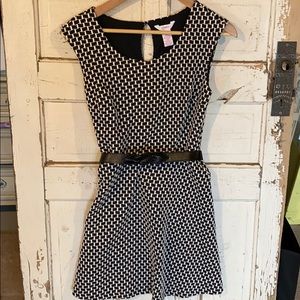 Cute dress with detachable elastic belt
